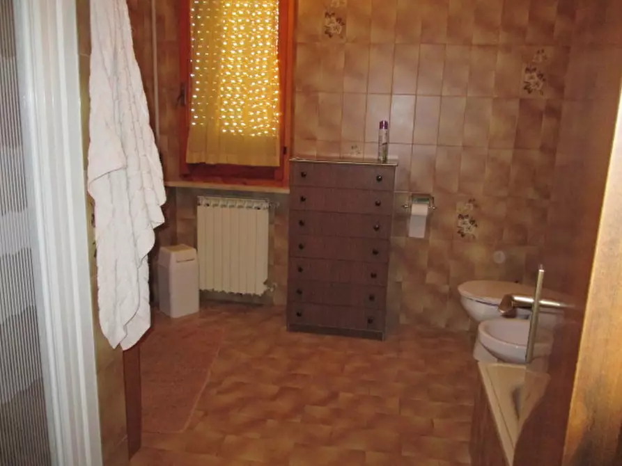 Immagine 12 di Appartamento in vendita  a Trecastelli