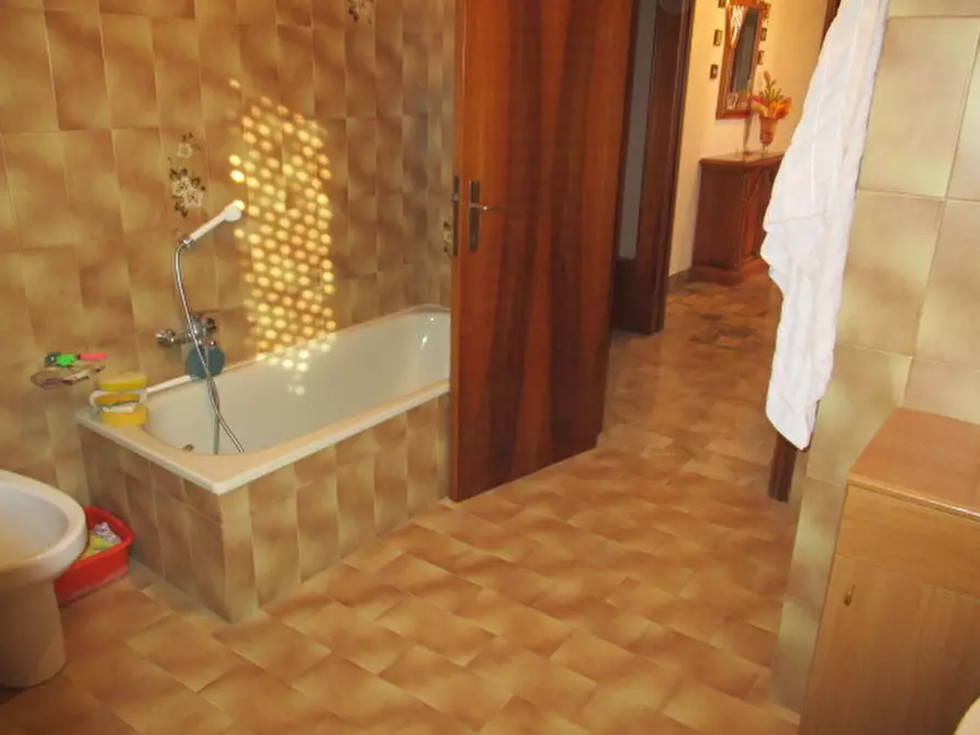 Immagine 13 di Appartamento in vendita  a Trecastelli