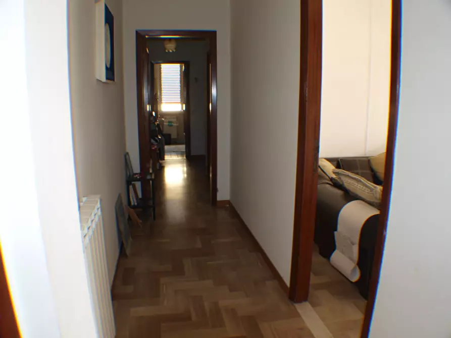 Immagine 13 di Appartamento in vendita  a Senigallia