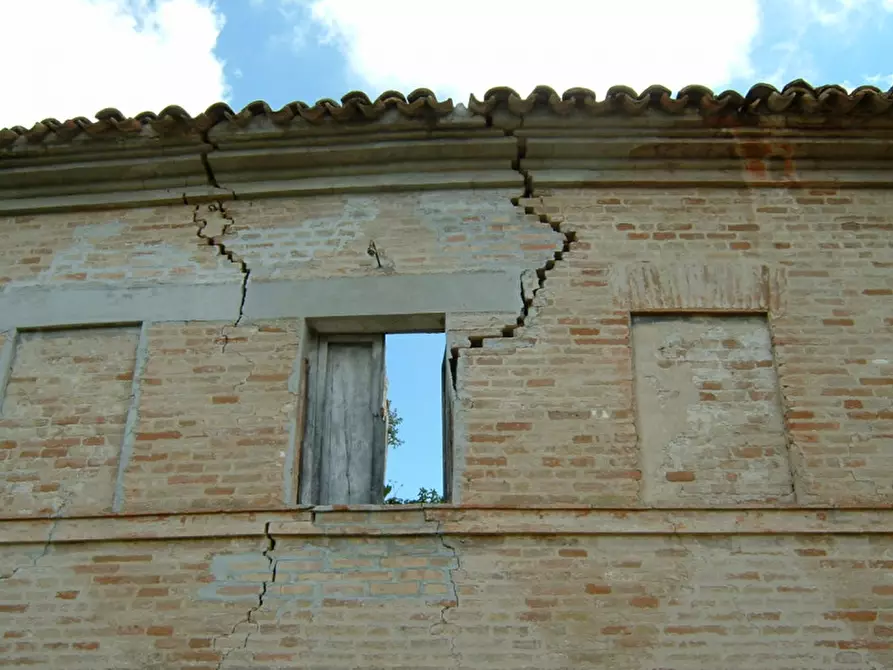 Immagine 5 di Rustico / casale in vendita  a Ostra
