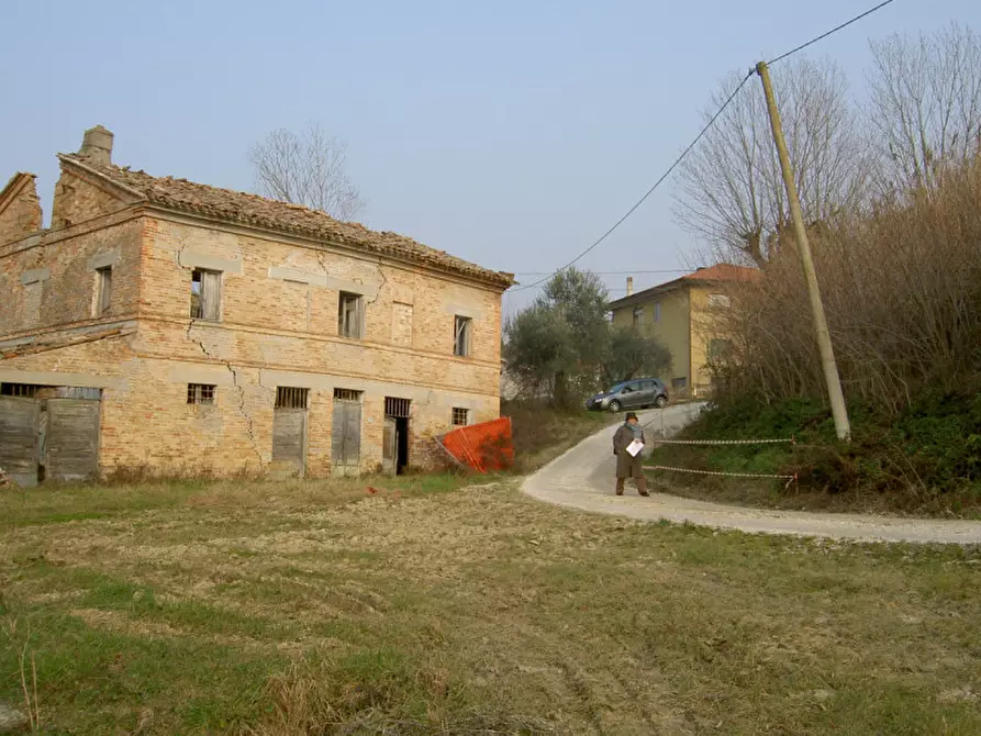 Immagine 9 di Rustico / casale in vendita  a Ostra