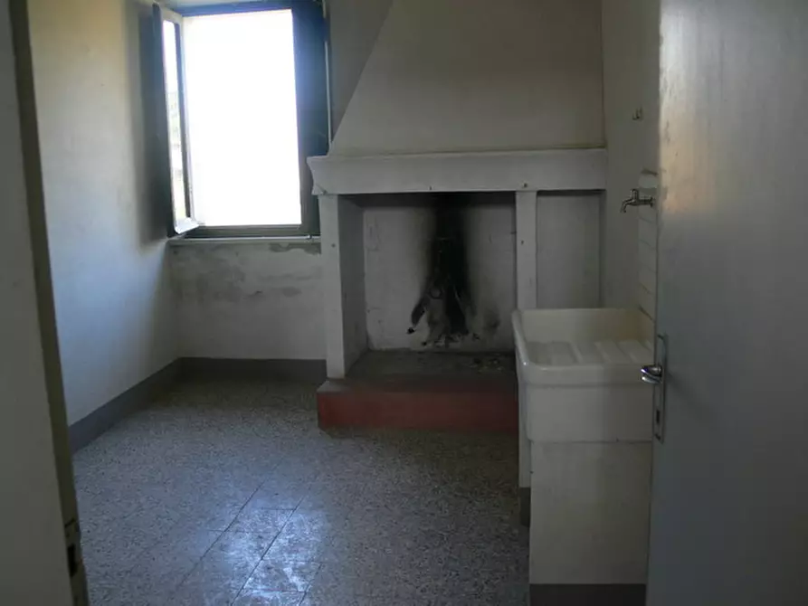 Immagine 6 di Rustico / casale in vendita  a Castelleone Di Suasa