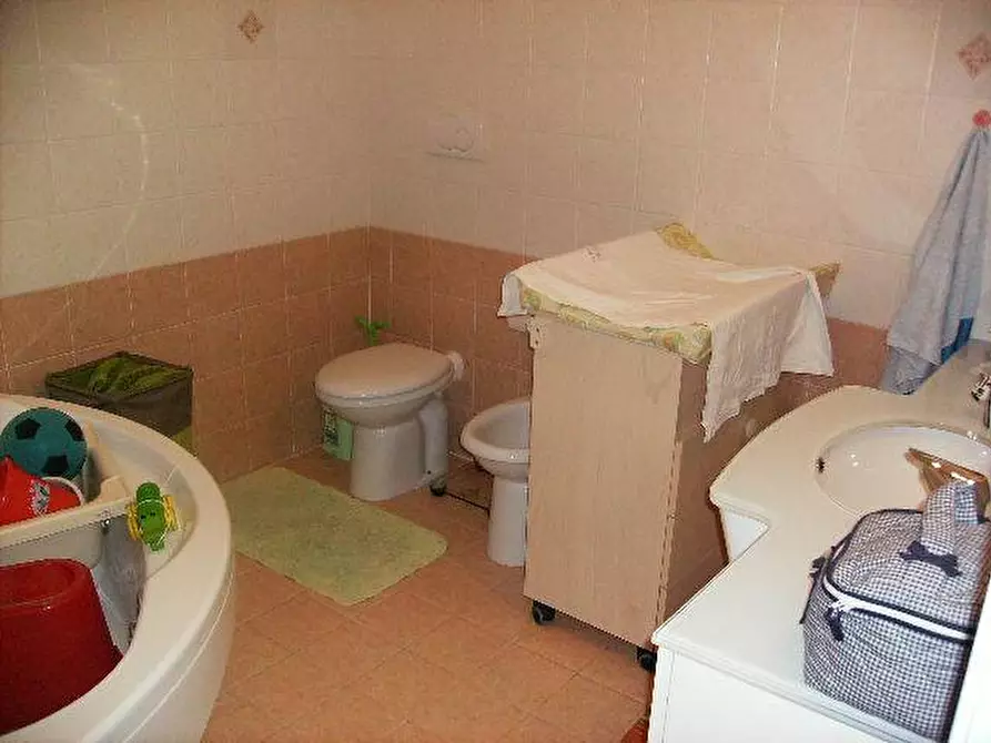 Immagine 5 di Appartamento in vendita  a Senigallia