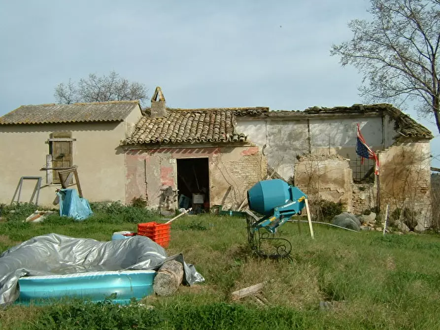 Immagine 12 di Rustico / casale in vendita  a Senigallia