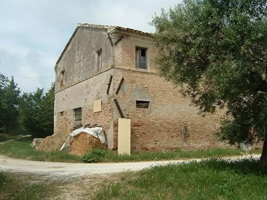 Immagine 5 di Rustico / casale in vendita  a Senigallia