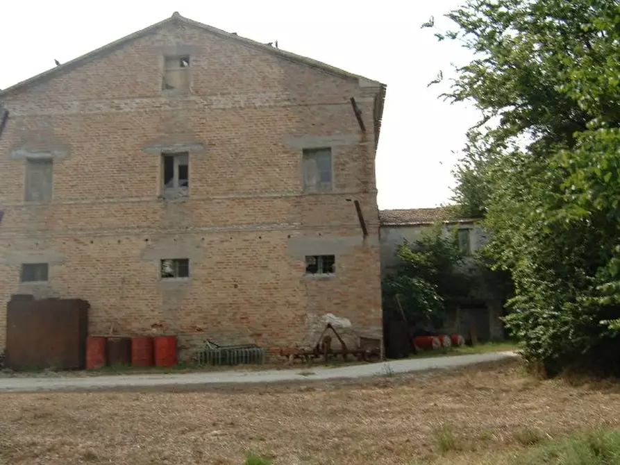 Immagine 7 di Rustico / casale in vendita  a Senigallia