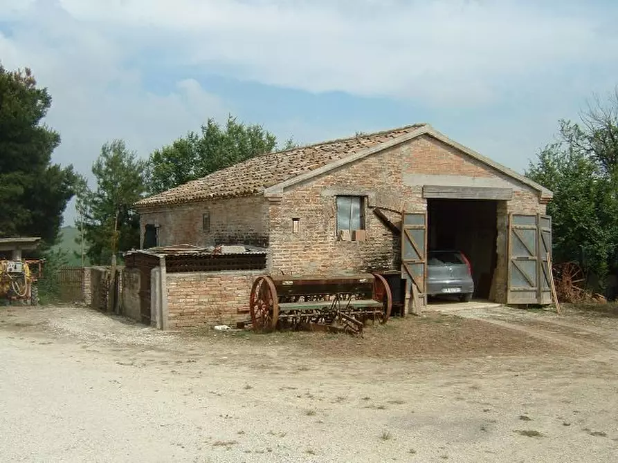 Immagine 8 di Rustico / casale in vendita  a Senigallia