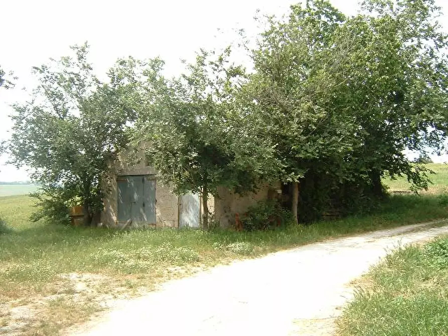 Immagine 10 di Rustico / casale in vendita  a Senigallia