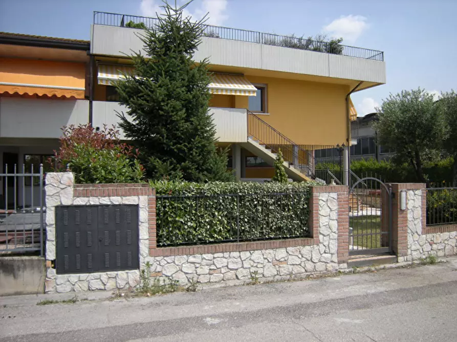 Immagine 3 di Casa bifamiliare in vendita  in Via Alessandro Volta a Campiglia Dei Berici