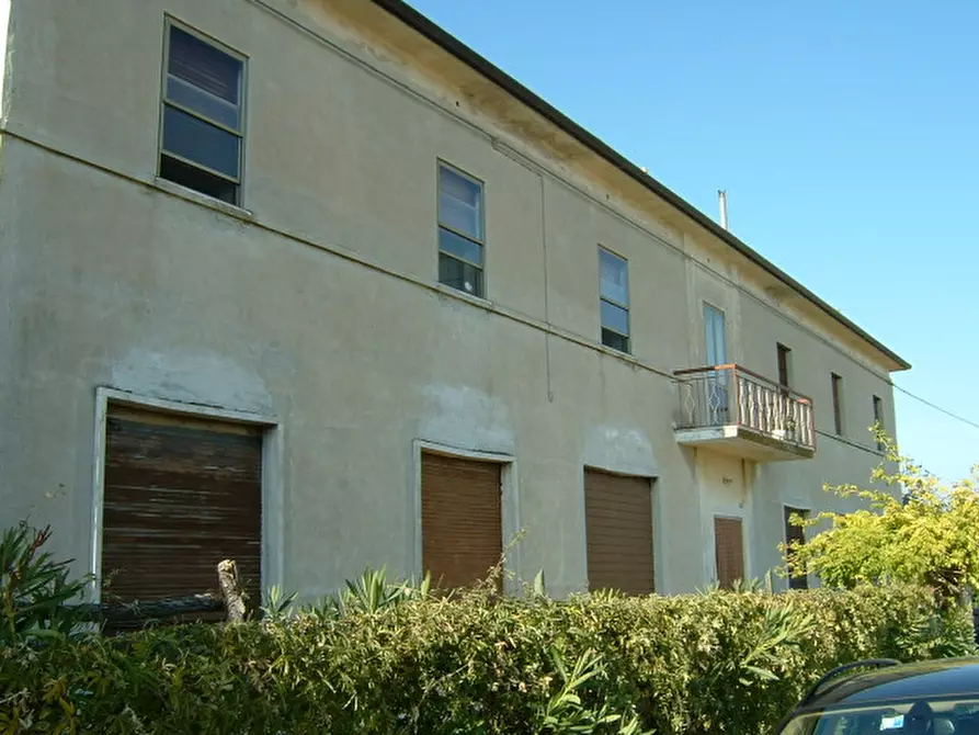 Immagine 4 di Rustico / casale in vendita  a Ostra