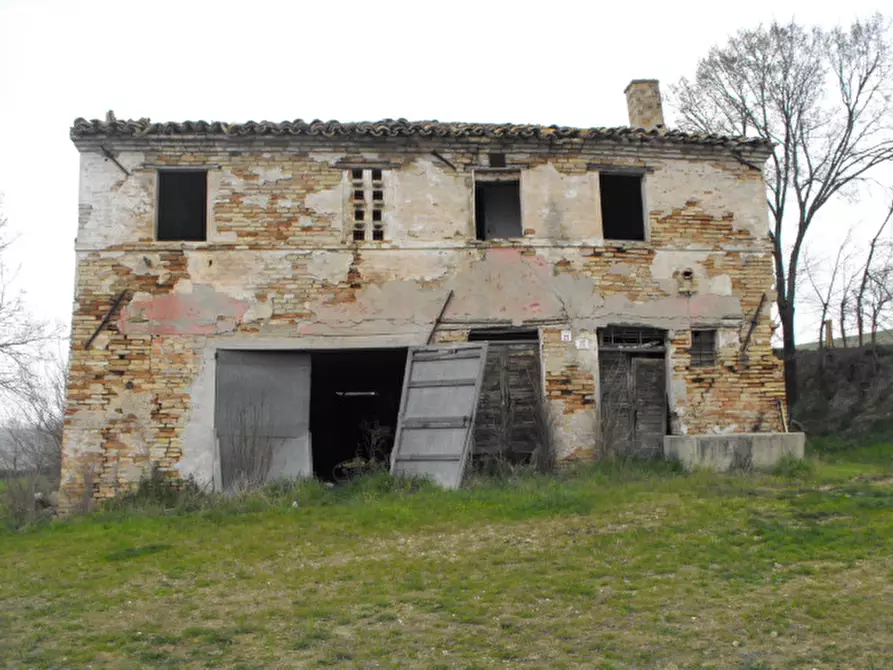 Immagine 2 di Rustico / casale in vendita  a Senigallia