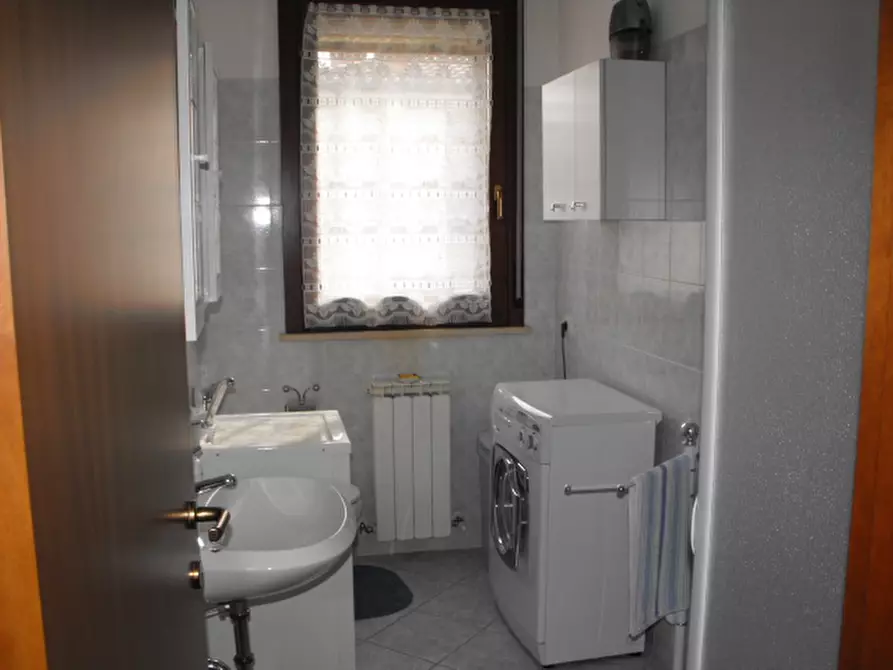 Immagine 12 di Appartamento in vendita  a Trecastelli