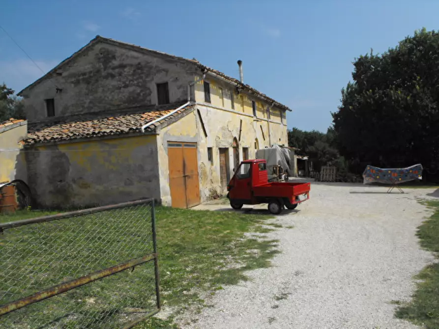 Immagine 4 di Rustico / casale in vendita  a Senigallia