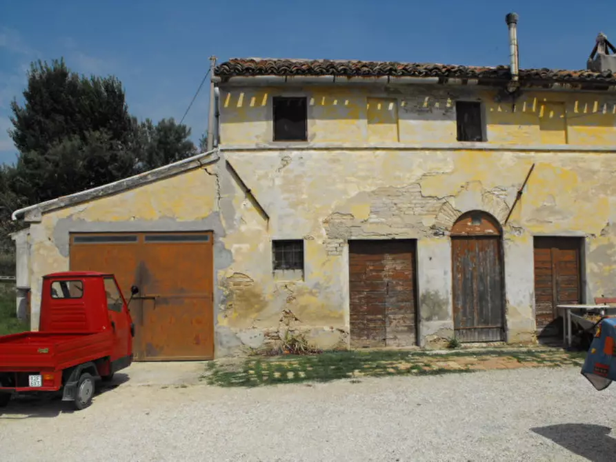 Immagine 8 di Rustico / casale in vendita  a Senigallia