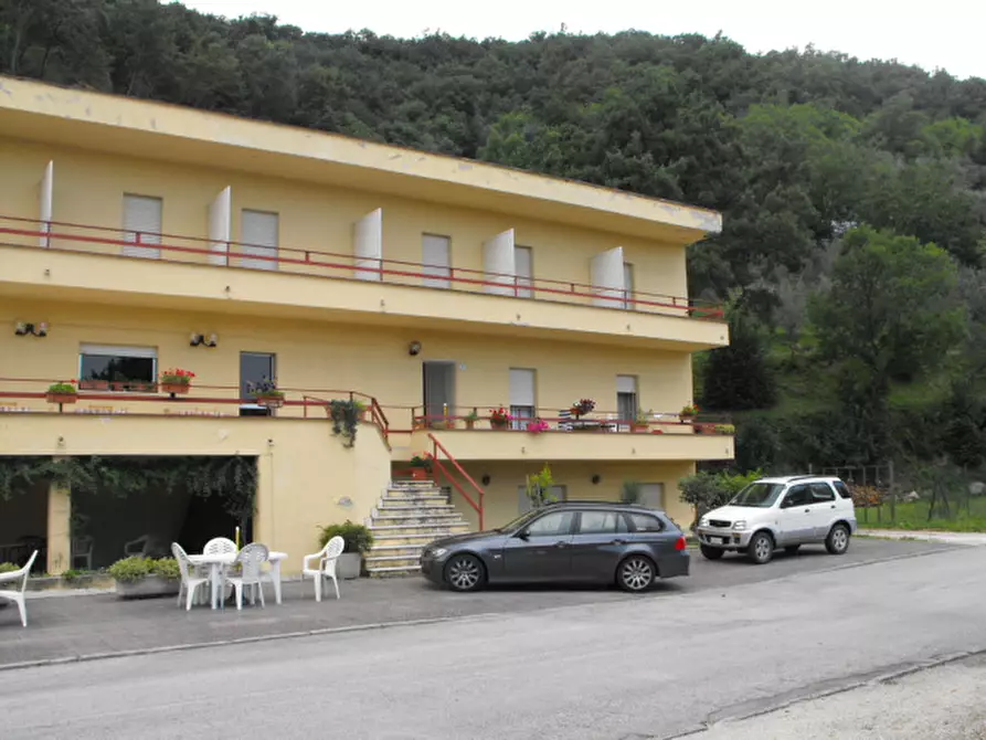 Immagine 27 di Negozio in vendita  a Serra San Quirico