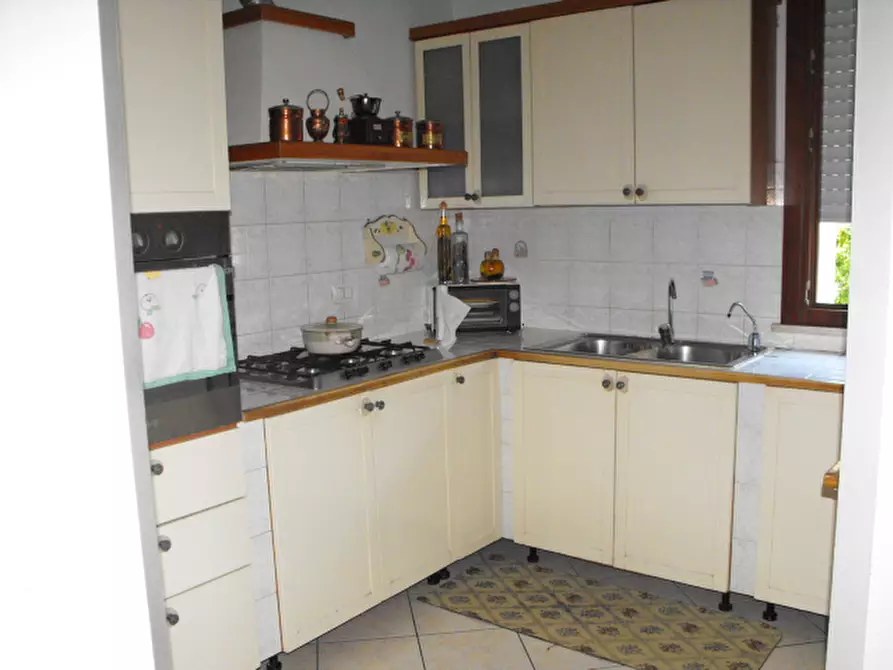 Immagine 2 di Appartamento in vendita  a Trecastelli