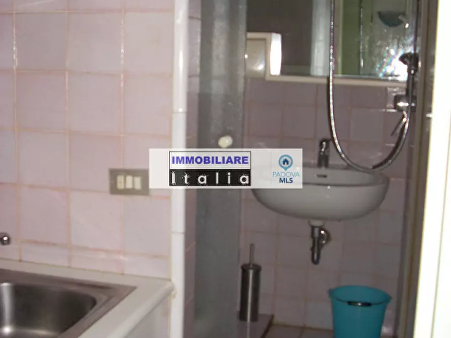 Immagine 1 di Monolocale in affitto  in via San Pietro a Padova