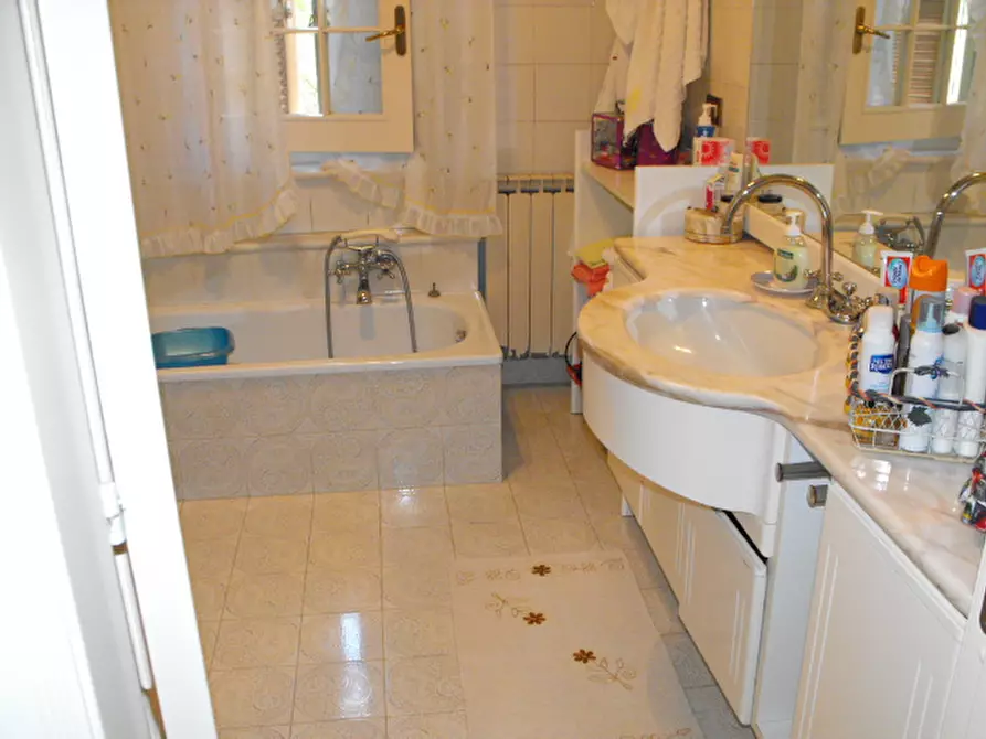 Immagine 8 di Casa indipendente in vendita  a Senigallia