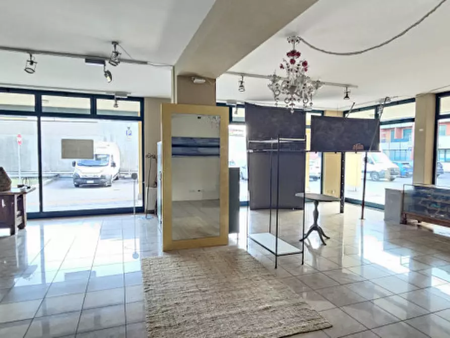 Immagine 3 di Negozio in affitto  a San Bonifacio