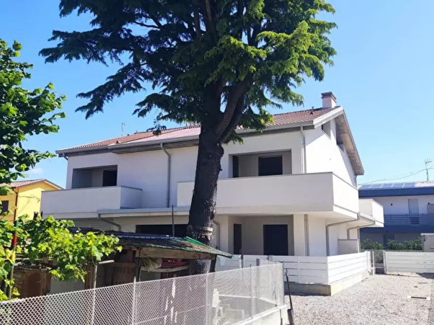 Immagine 1 di Casa bifamiliare in vendita  in via Fiume 85 a Piazzola Sul Brenta
