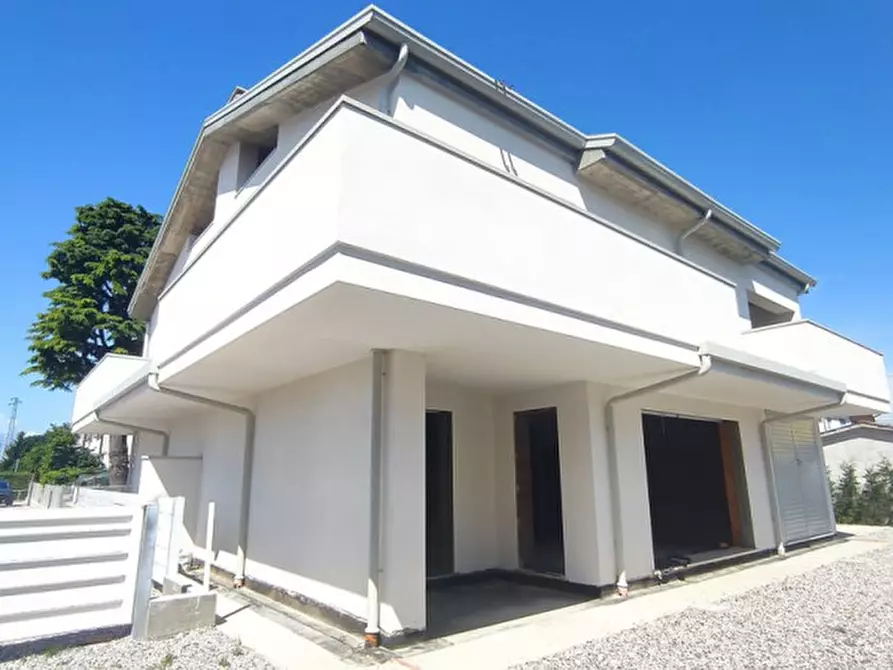 Immagine 7 di Casa bifamiliare in vendita  in via Fiume 85 a Piazzola Sul Brenta