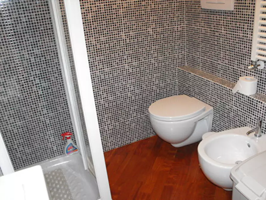 Immagine 10 di Appartamento in vendita  a Senigallia