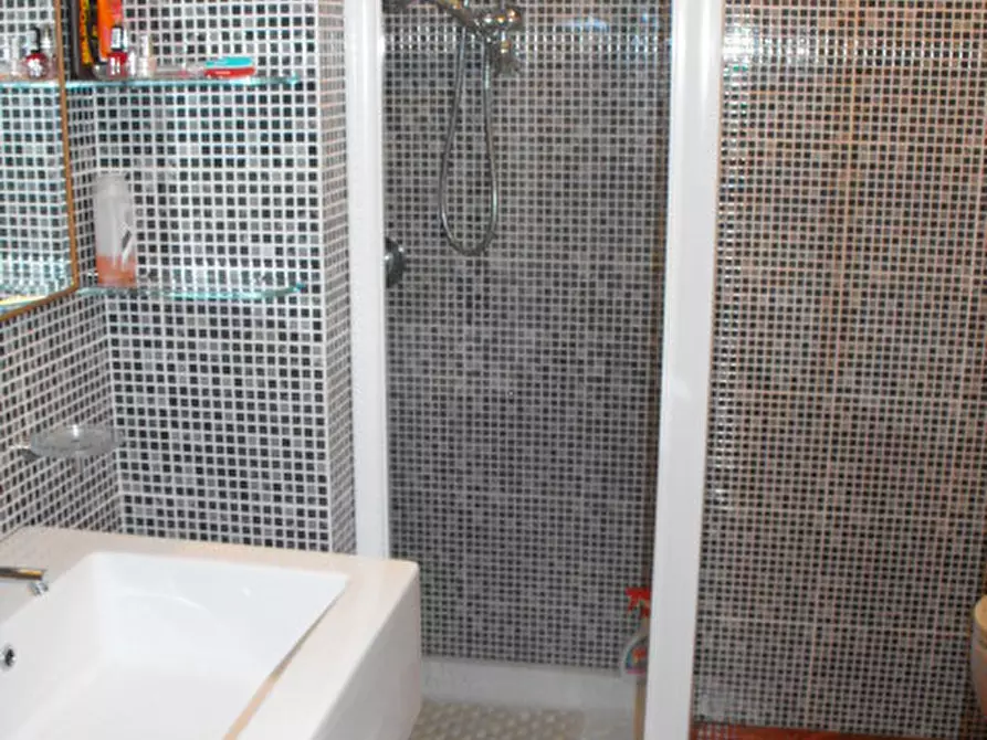 Immagine 11 di Appartamento in vendita  a Senigallia