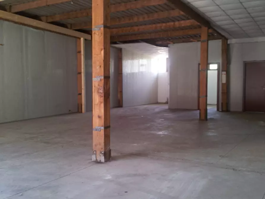 Immagine 4 di Capannone industriale in affitto  a Ferentino