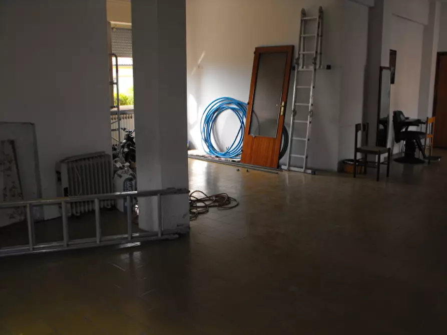 Immagine 5 di Appartamento in vendita  a Senigallia