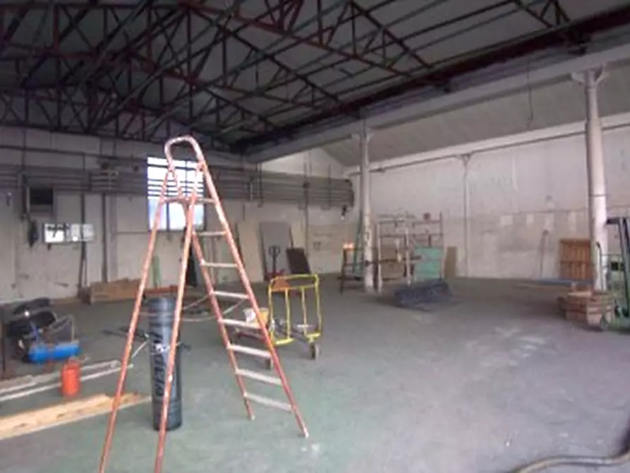 Immagine 11 di Laboratorio in affitto  in VIALE MONZA a Milano