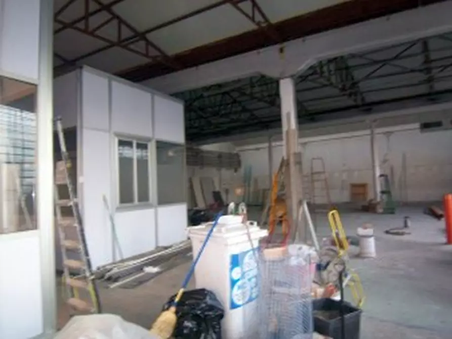 Immagine 14 di Laboratorio in affitto  in VIALE MONZA a Milano