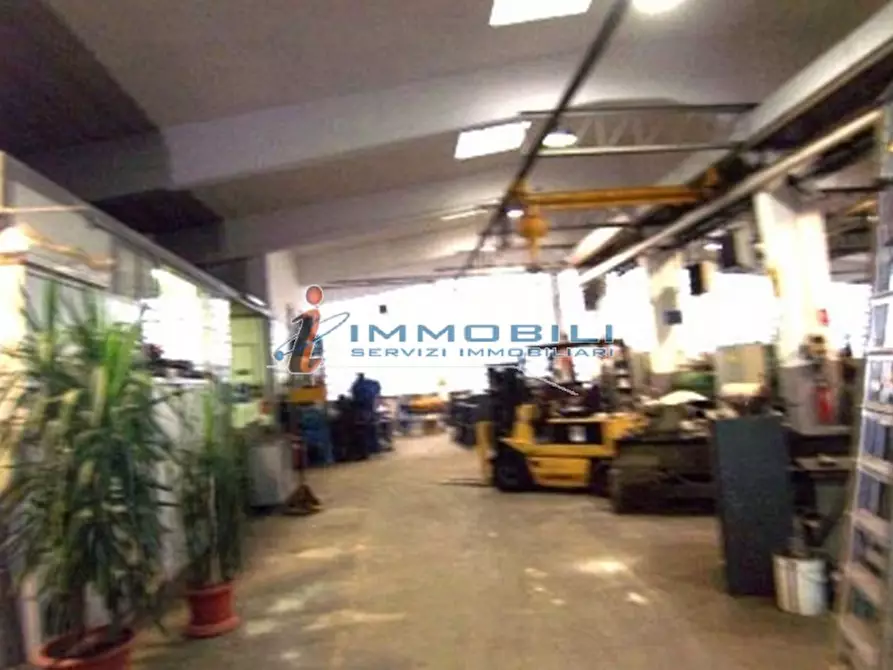 Immagine 2 di Capannone industriale in affitto  in VIALE MONZA a Milano