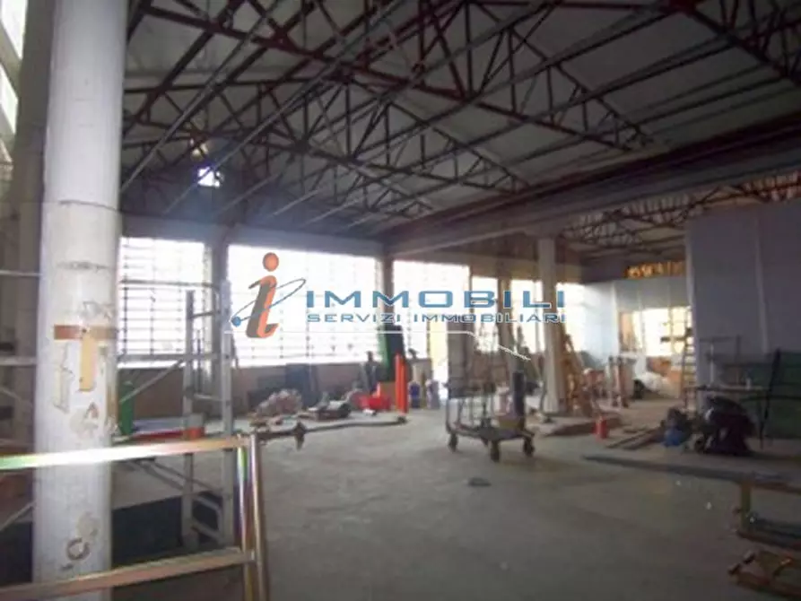 Immagine 11 di Capannone industriale in affitto  in VIALE MONZA a Milano