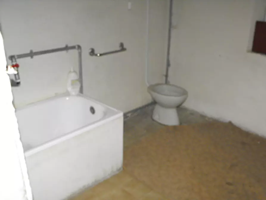 Immagine 14 di Rustico / casale in vendita  a Senigallia