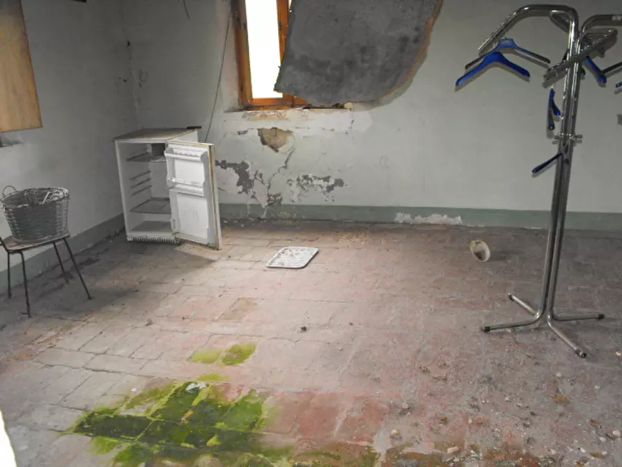 Immagine 15 di Rustico / casale in vendita  a Senigallia