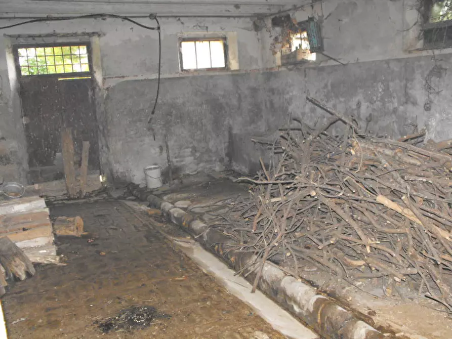 Immagine 21 di Rustico / casale in vendita  a Senigallia