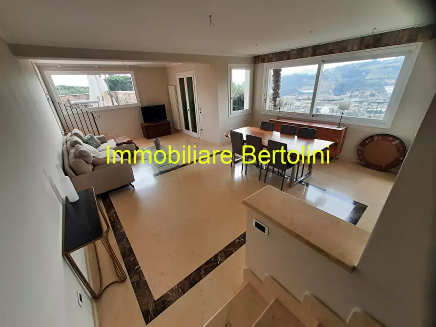 Immagine 2 di Villa in vendita  in Bordighera a Bordighera
