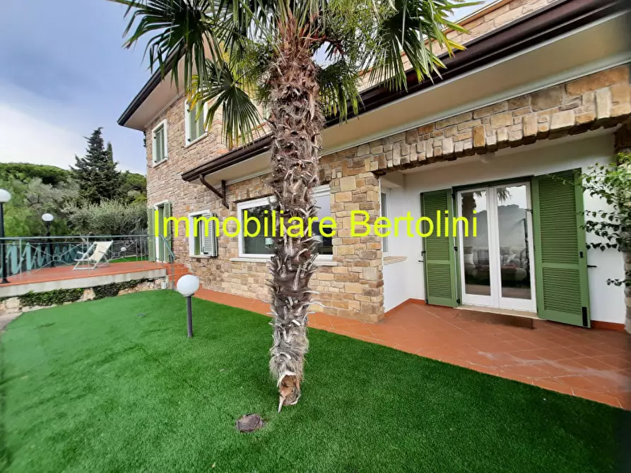 Immagine 2 di Villa in vendita  in Bordighera a Bordighera