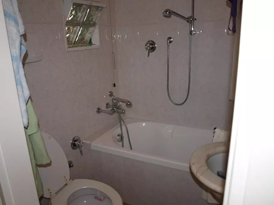 Immagine 8 di Appartamento in vendita  a Senigallia