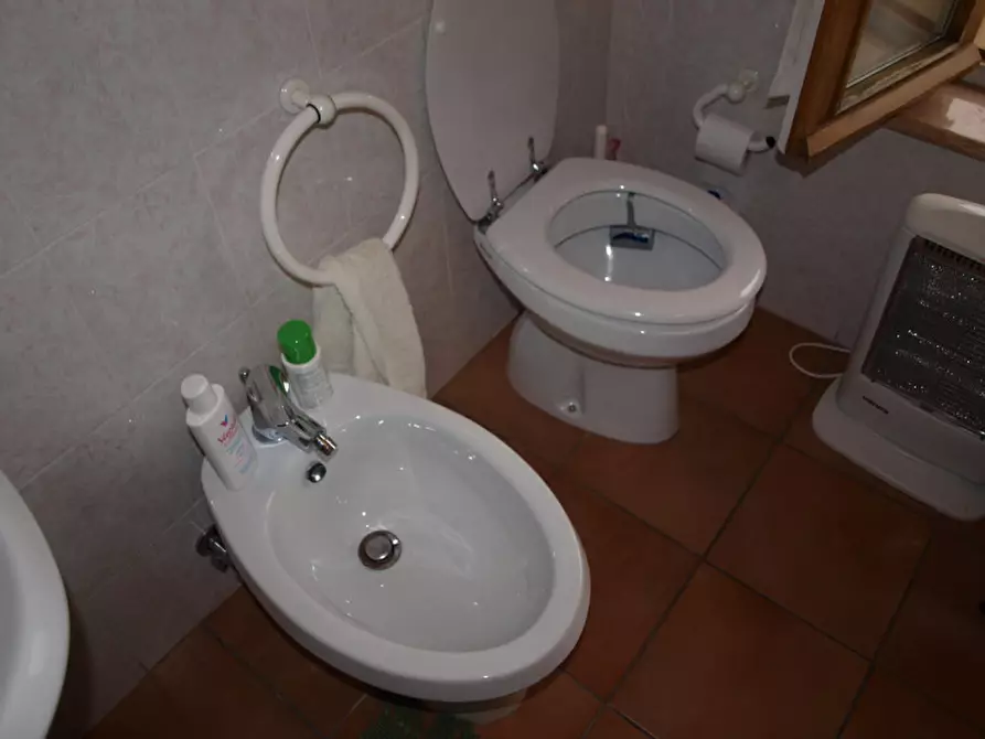 Immagine 11 di Appartamento in vendita  a Senigallia