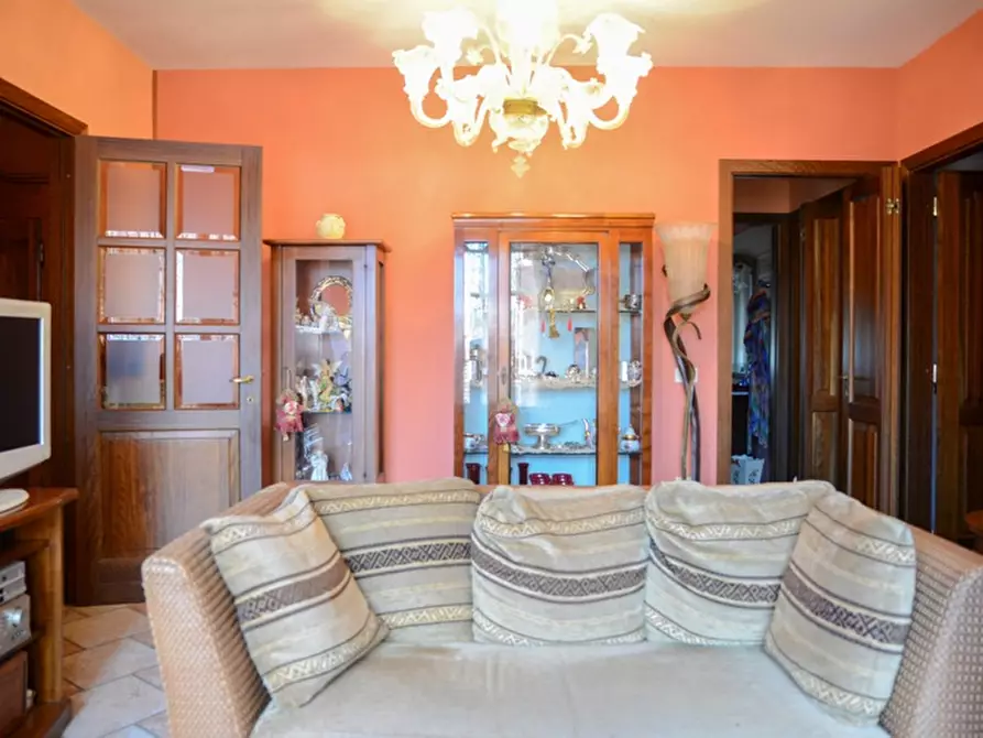 Immagine 15 di Appartamento in vendita  a Senigallia