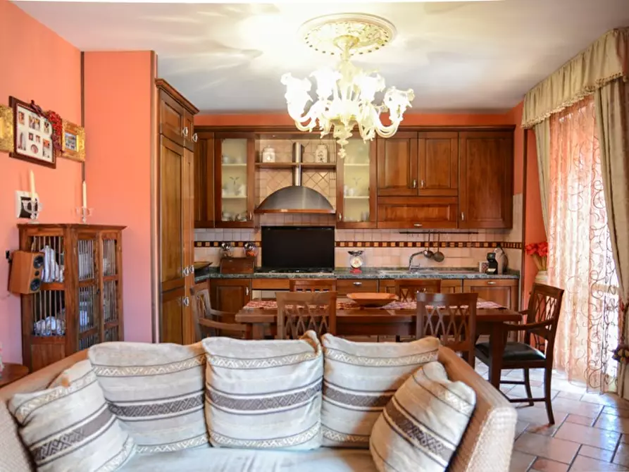 Immagine 21 di Appartamento in vendita  a Senigallia