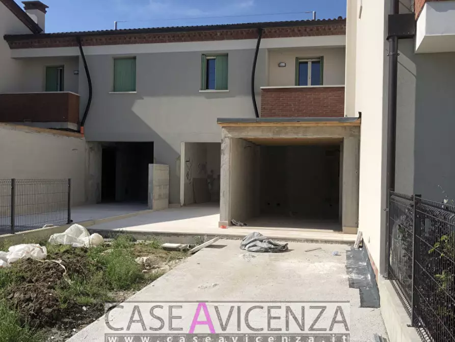 Immagine 1 di Casa bifamiliare in vendita  in via roma a Grisignano Di Zocco