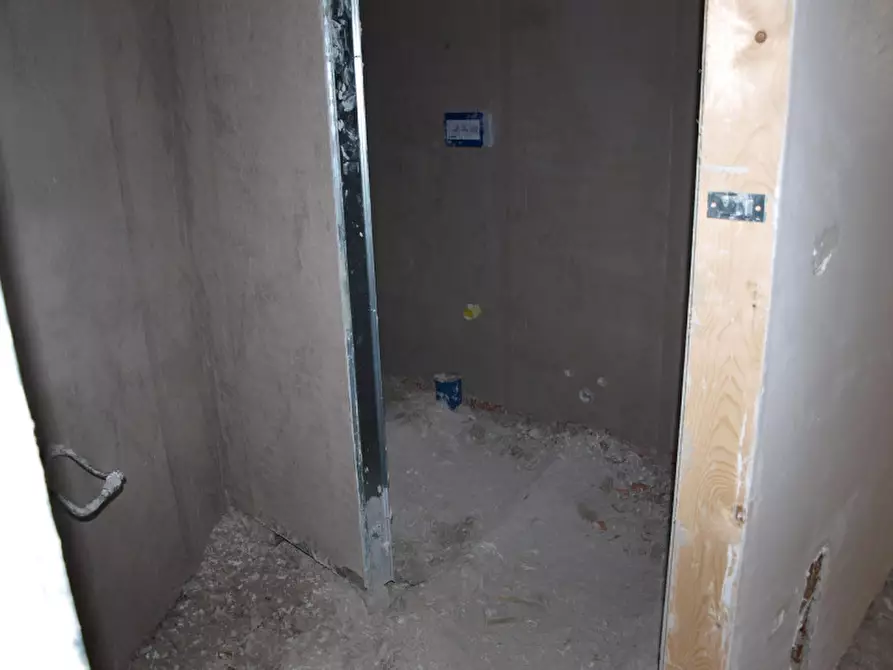 Immagine 4 di Negozio in vendita  a Corinaldo