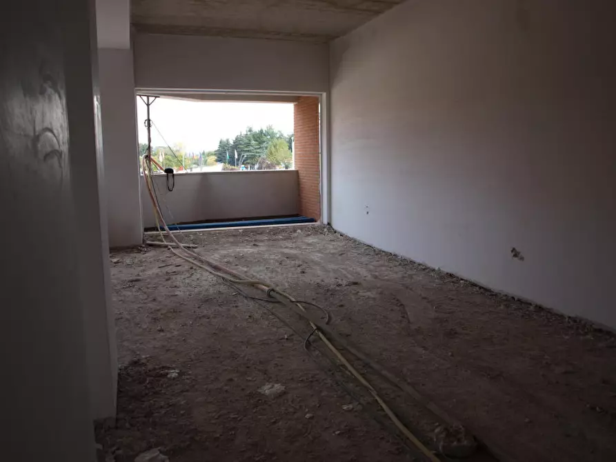 Immagine 5 di Negozio in vendita  a Corinaldo