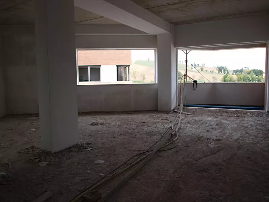 Immagine 6 di Negozio in vendita  a Corinaldo