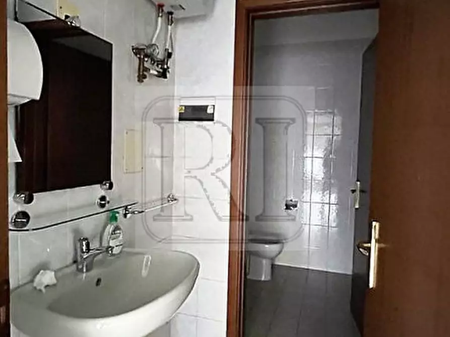 Immagine 4 di Negozio in affitto  a Limena