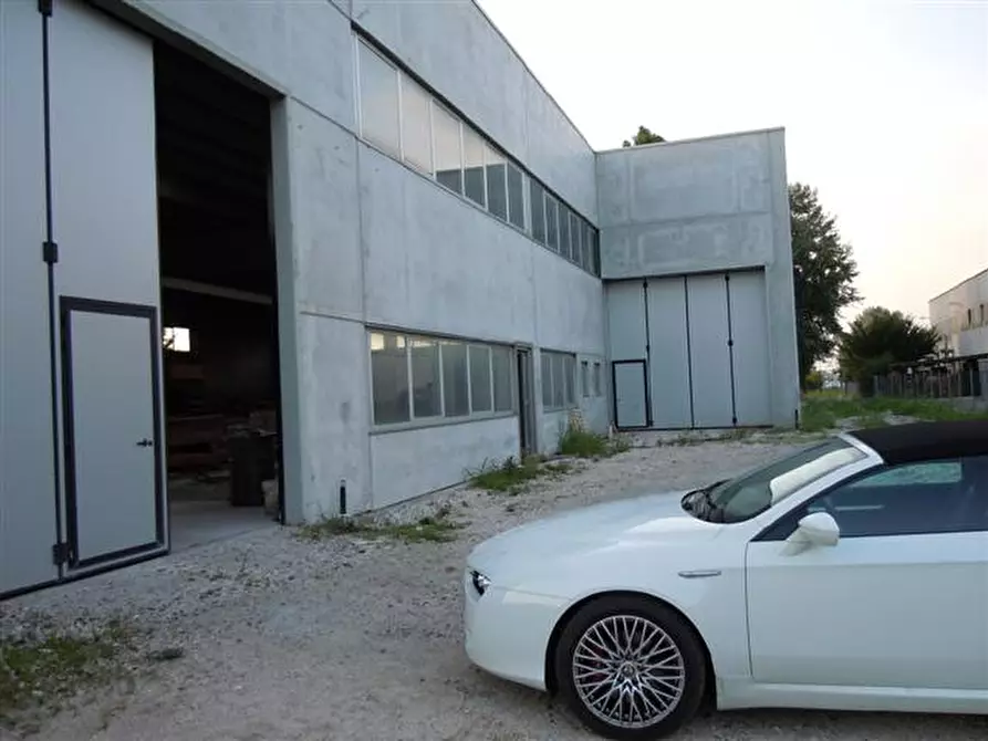 Immagine 8 di Capannone industriale in vendita  a Rovolon