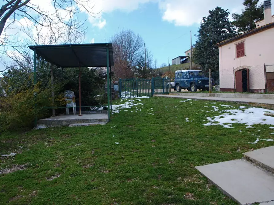 Immagine 7 di Rustico / casale in vendita  a Arcevia