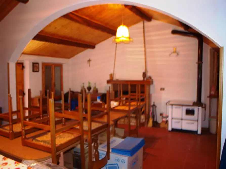 Immagine 8 di Rustico / casale in vendita  a Arcevia